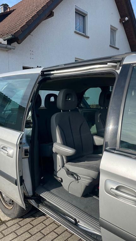 Gebraucht Chrysler Voyager 150 PS (110 kW) 2005 Silber Van / Kleinbus