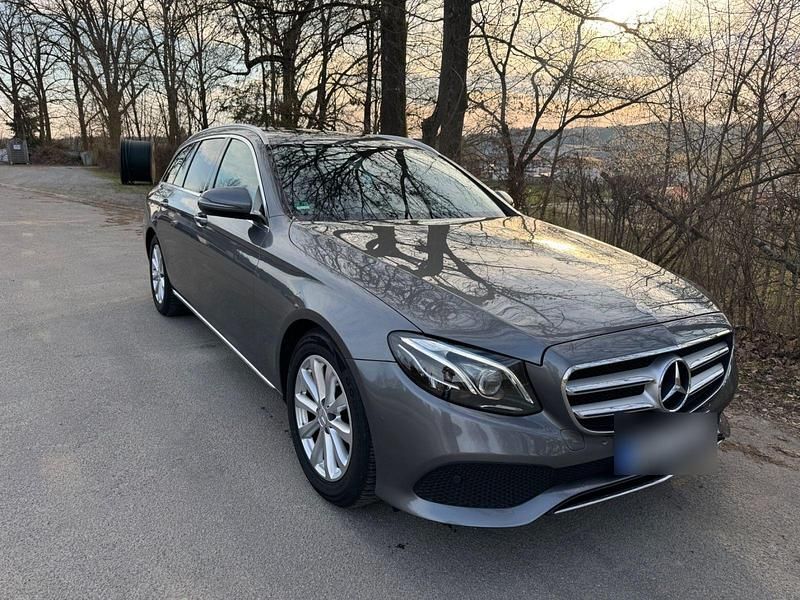 Gebraucht Mercedes E220 194 PS (142 kW) 2017 Grau Kombi