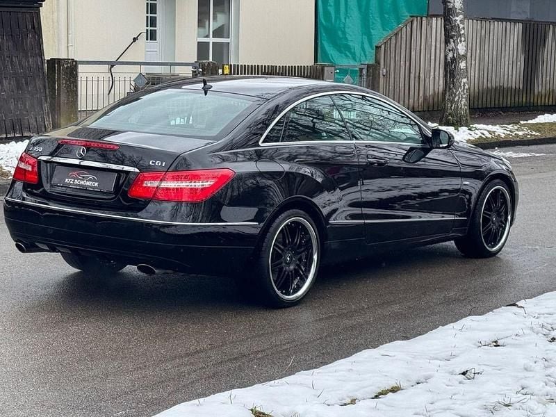 Gebraucht Mercedes E350 292 PS (214 kW) 2009 Schwarz Coupé
