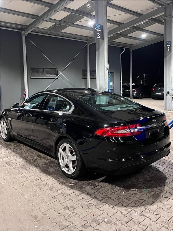 Gebraucht Jaguar XF 190 PS (139 kW) 2013 Schwarz Limousine