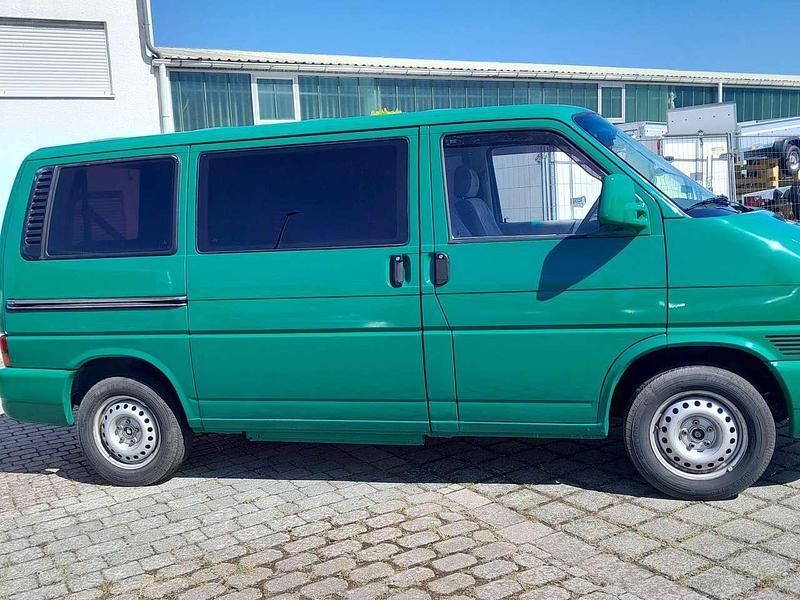 Gebraucht VW Caravelle 77 PS (56 kW) 1996 Grün Van / Kleinbus