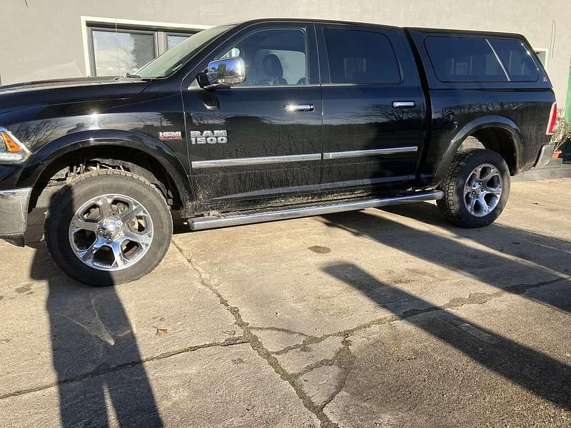 Gebraucht Dodge Ram 401 PS (294 kW) 2014 Schwarz Abholung