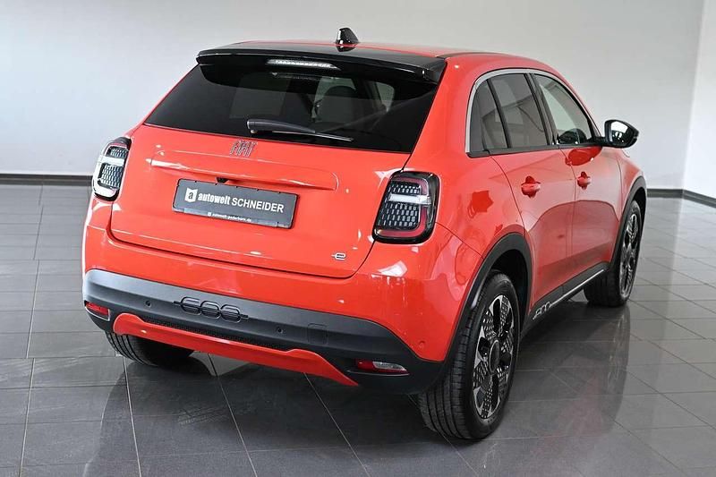 Gebraucht Fiat 600 La Prima 114 kW (156 PS) 2024 Sole orange metallic SUV