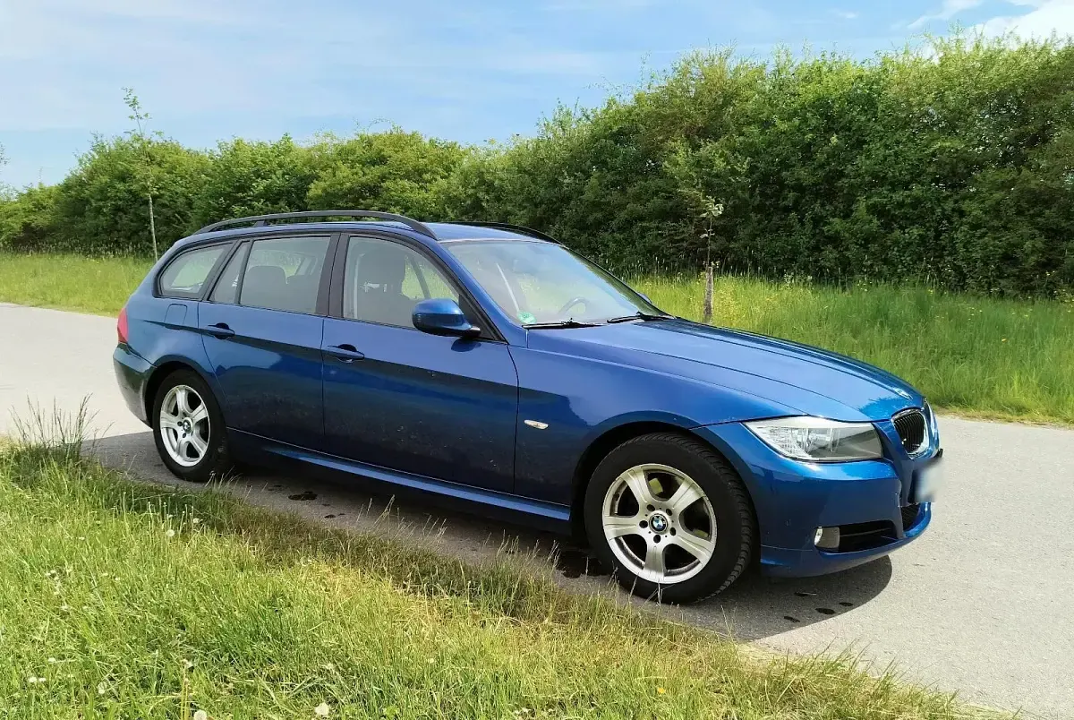 Gebraucht BMW 318 143 PS (105 kW) 2008 Blau Kombi
