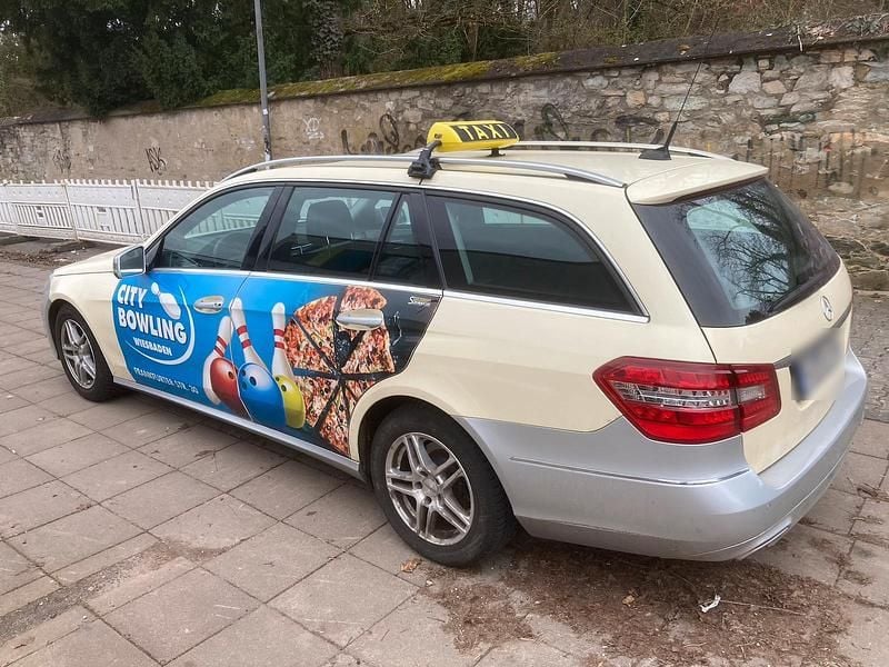 Gebraucht Mercedes E220 170 PS (125 kW) 2012 Beige Kombi