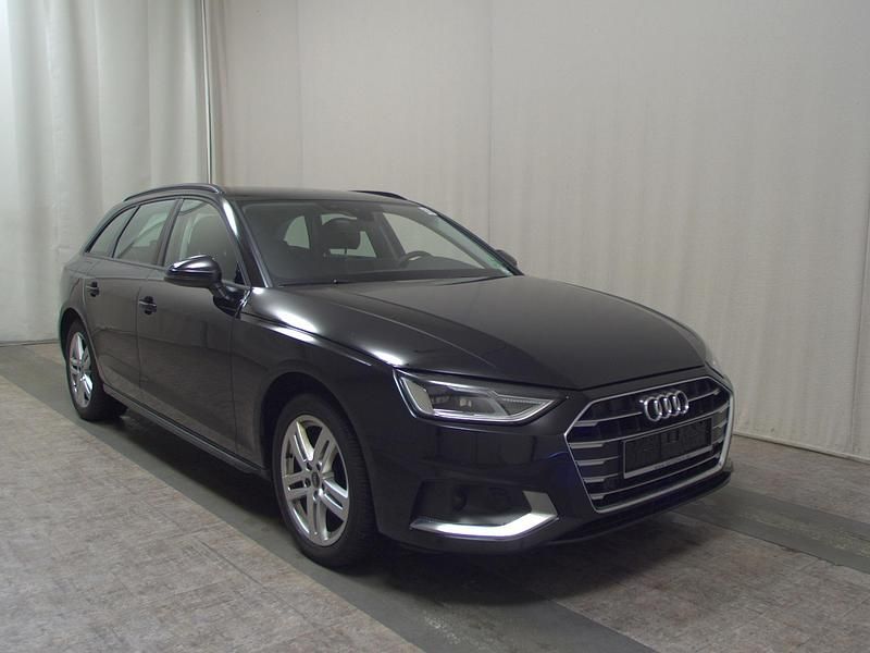 Gebraucht Audi A4 Advanced 163 PS (119 kW) 2023 Schwarz Kombi