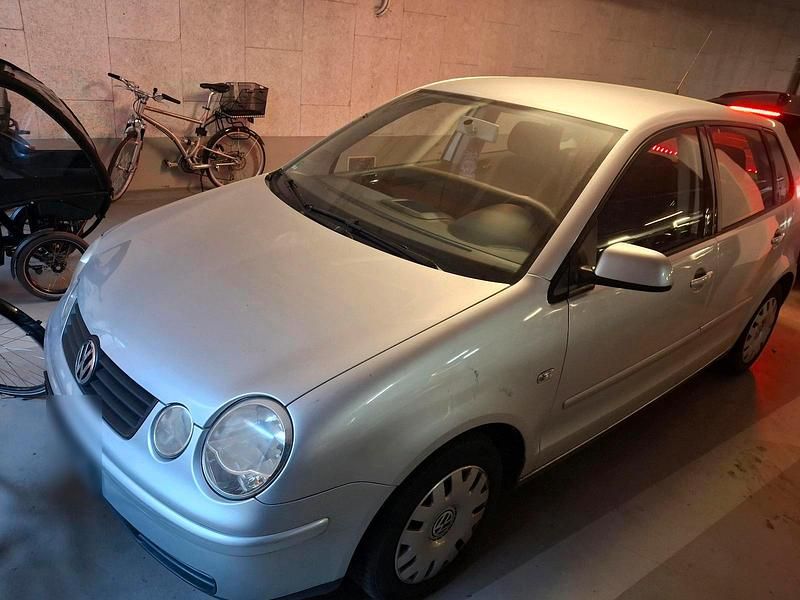 Gebraucht VW Polo 65 PS (47 kW) 2003 Silber Limousine