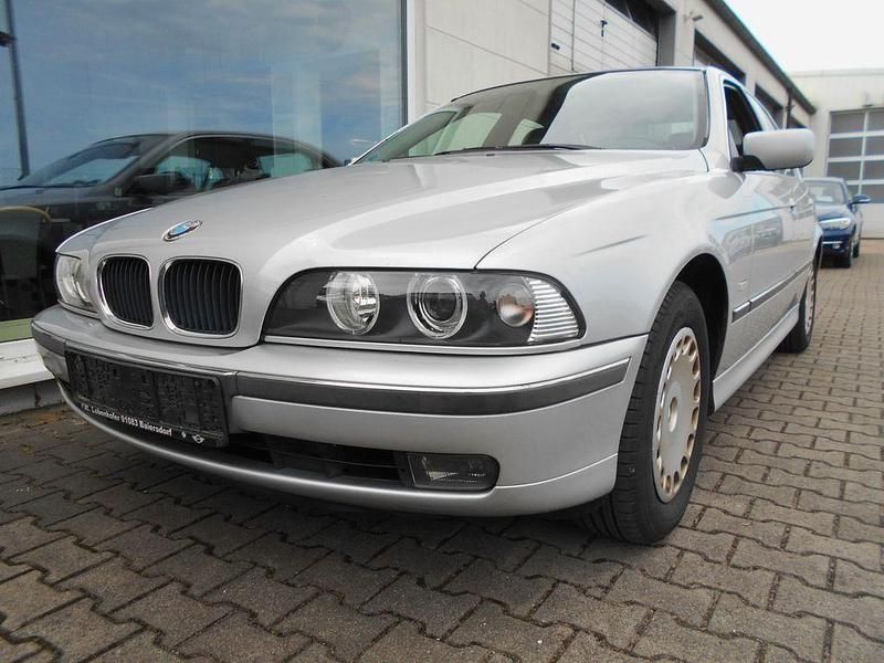 Silber Gebraucht 2000 BMW 520 Limousine | 1.500 € (Superpreis) - Bild 1/4