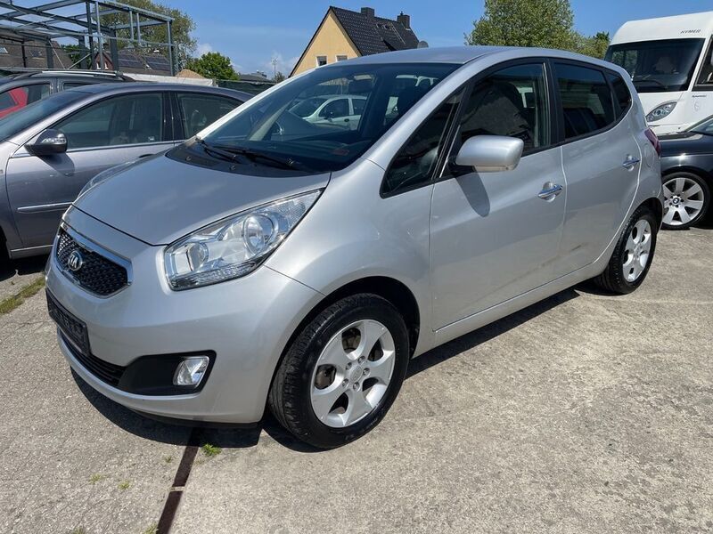 Silber Gebraucht 2014 Kia Venga FIFA World Cup Edition Kleinwagen | 6.999 € (Guter Preis) - Bild 1/4