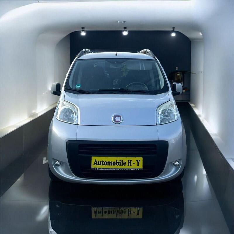 Grau Gebraucht 2011 Fiat Qubo Trekking Van / Kleinbus | 4.499 € (Teuer) - Bild 1/4