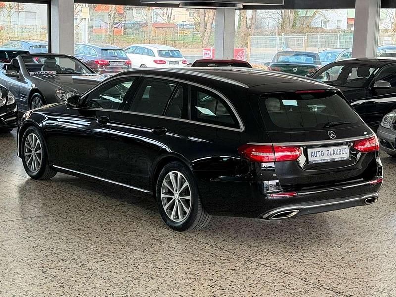Gebraucht Mercedes E200 184 PS (135 kW) 2016 Obsidianschwarz Kombi