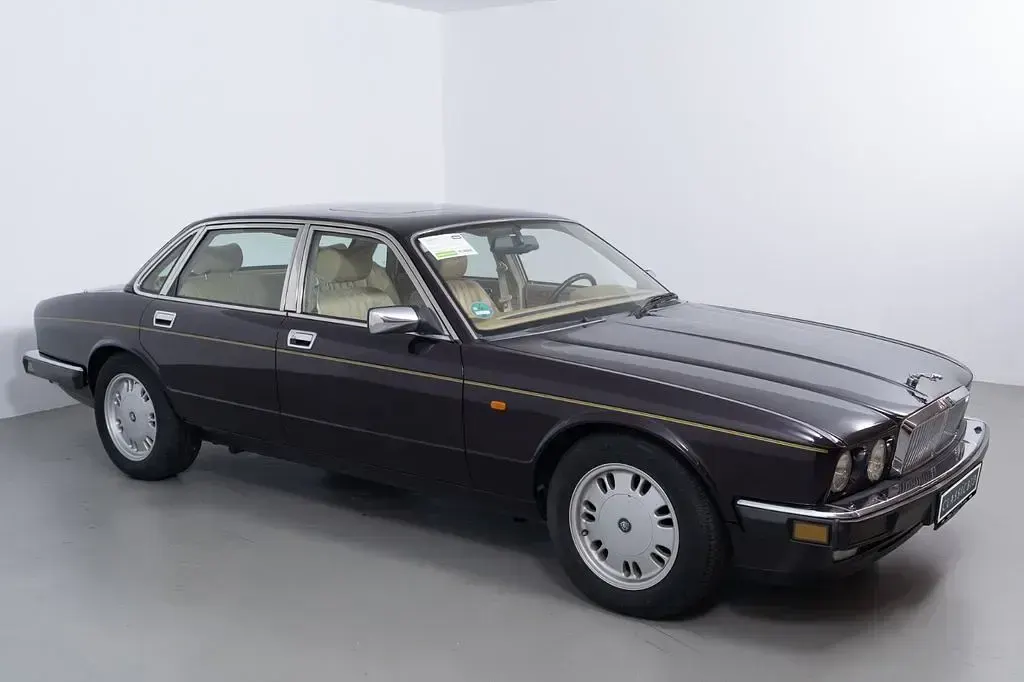 Gebraucht Jaguar XJ40 222 PS (163 kW) 1995 Rot Limousine