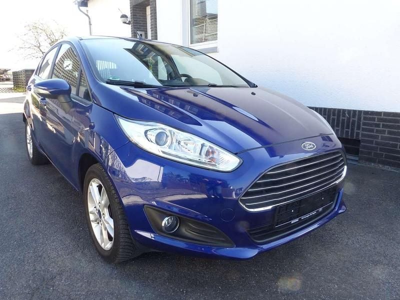 Blau Gebraucht 2015 Ford Fiesta Trend Kleinwagen | 6.999 € (Fairer Preis) - Bild 1/4