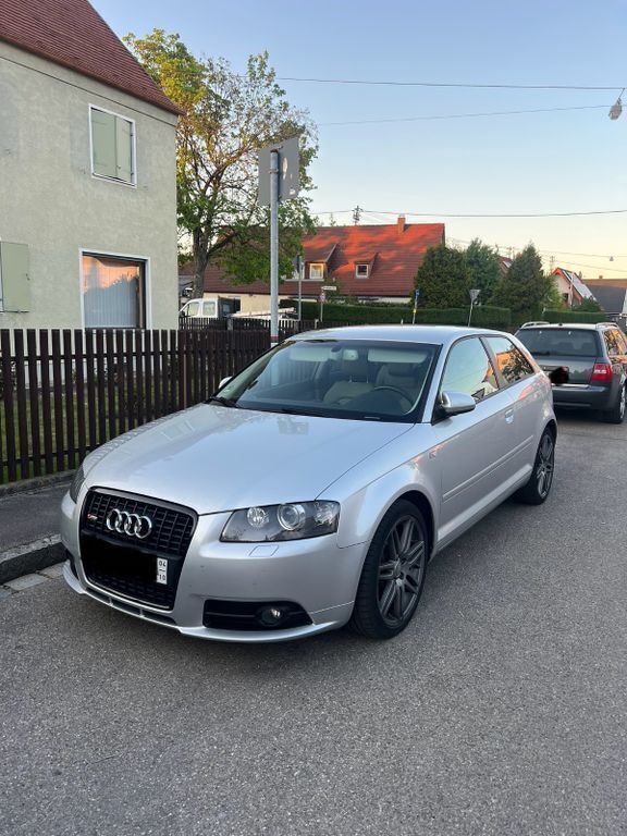 Silber Gebraucht 2006 Audi A3 Sport Limousine | 11.800 € (Etwas zu teuer) - Bild 1/4