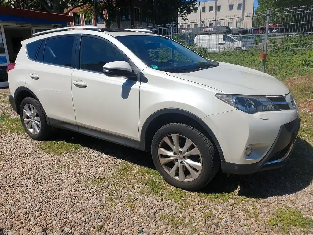 Gebraucht Toyota RAV4 151 PS (111 kW) 2013 Weiß SUV