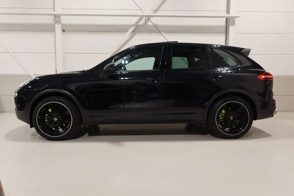 Gebraucht Porsche Cayenne S E-Hybrid 333 PS (244 kW) 2015 Schwarz SUV