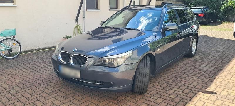 Grau Gebraucht 2007 BMW 520 Kombi | 3.100 € (Guter Preis) - Bild 1/4