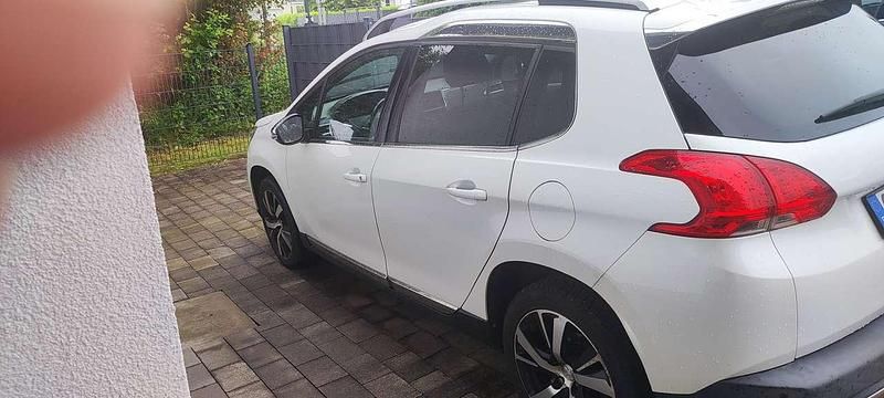 Weiß Gebraucht 2013 Peugeot 2008 Allure SUV | 6.500 € (Fairer Preis) - Bild 1/4