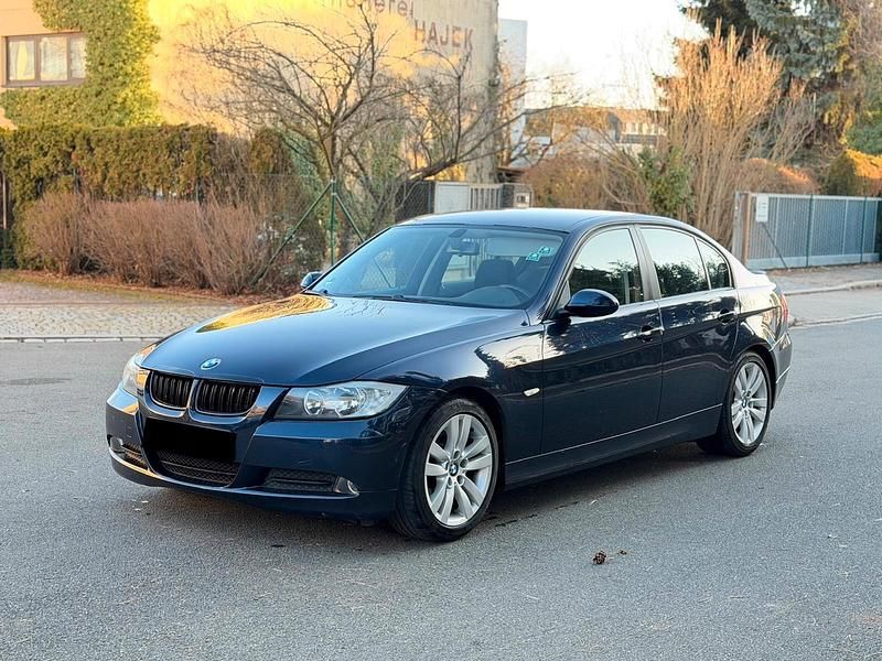 Blau Gebraucht 2008 BMW 318 Limousine | 3.350 € (Superpreis) - Bild 1/4