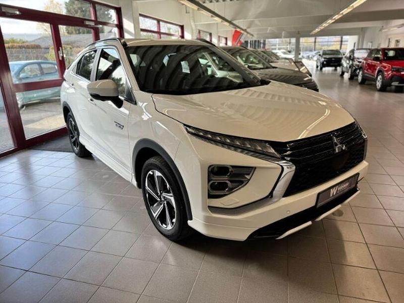 Gebraucht Mitsubishi Eclipse Cross Select 188 PS (138 kW) 2022 S) (weiss SUV