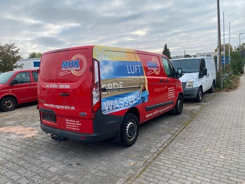 Second-hand Ford Transit Custom 105 CP (77 kW) 2017 Roșu Monovolum