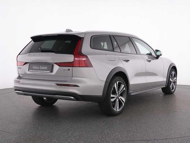 Gebraucht Volvo V60 CC 145 PS (106 kW) 2023 Kombi