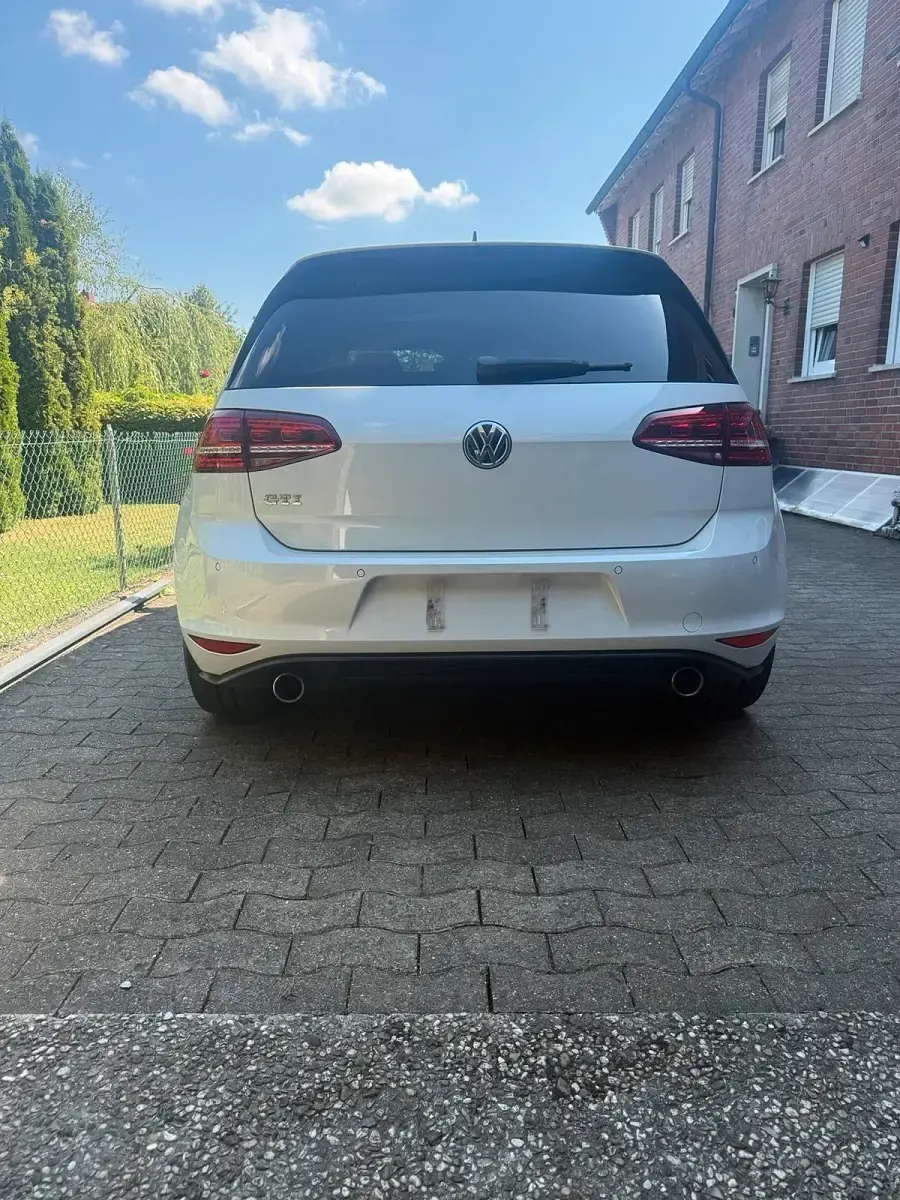 Gebraucht VW Golf VII GTI 220 PS (161 kW) 2016 Weiß Limousine