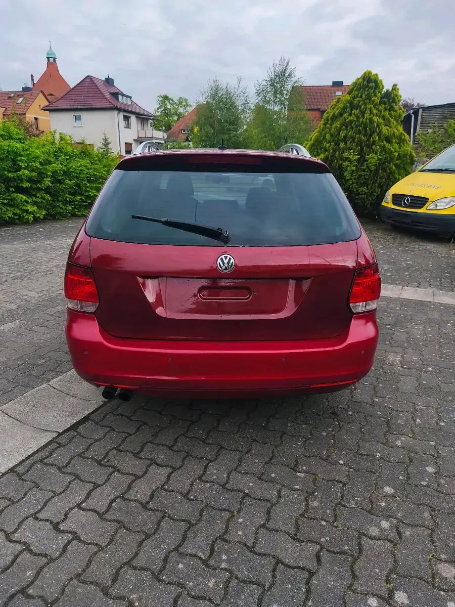 Gebraucht VW Golf VI 102 PS (75 kW) 2010 Rot Kleinwagen
