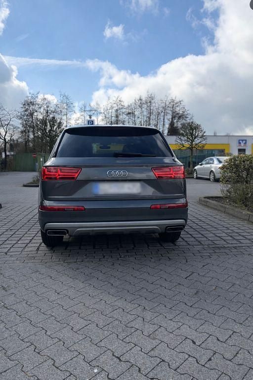 Gebraucht Audi Q7 Ambiente 232 PS (170 kW) 2019 Grau SUV