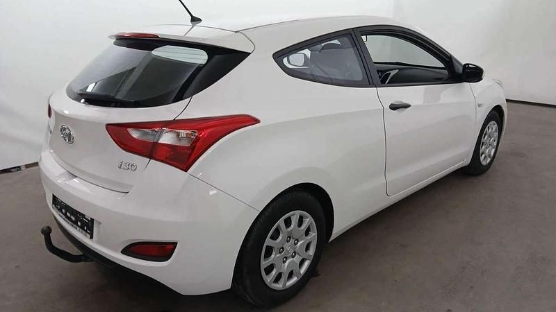 Weiß Gebraucht 2014 Hyundai Coupé Coupé | 7.000 € - Bild 1/4