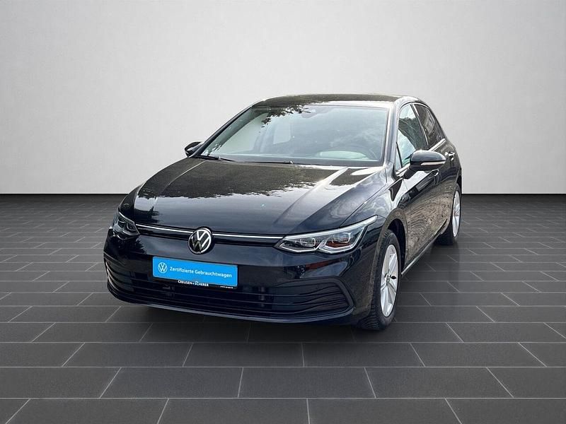 Deep black perleffekt (metallic) Gebraucht 2020 VW Golf VIII Life Limousine | 17.900 € (Guter Preis) - Bild 1/4