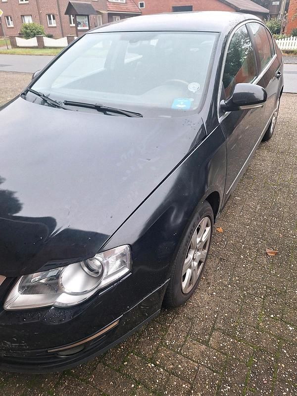 Schwarz Gebraucht 2006 VW Passat Kleinwagen | 1.400 € (Guter Preis) - Bild 1/4