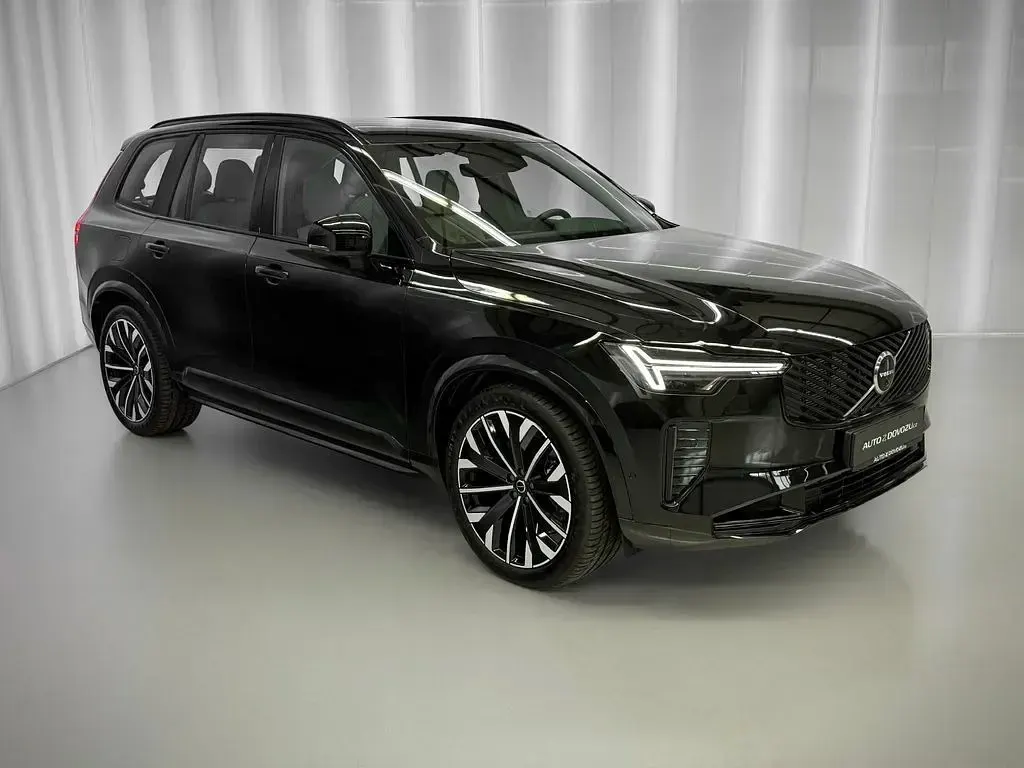 Neu Volvo XC90 Plus 455 PS (334 kW) 2026 Schwarz SUV