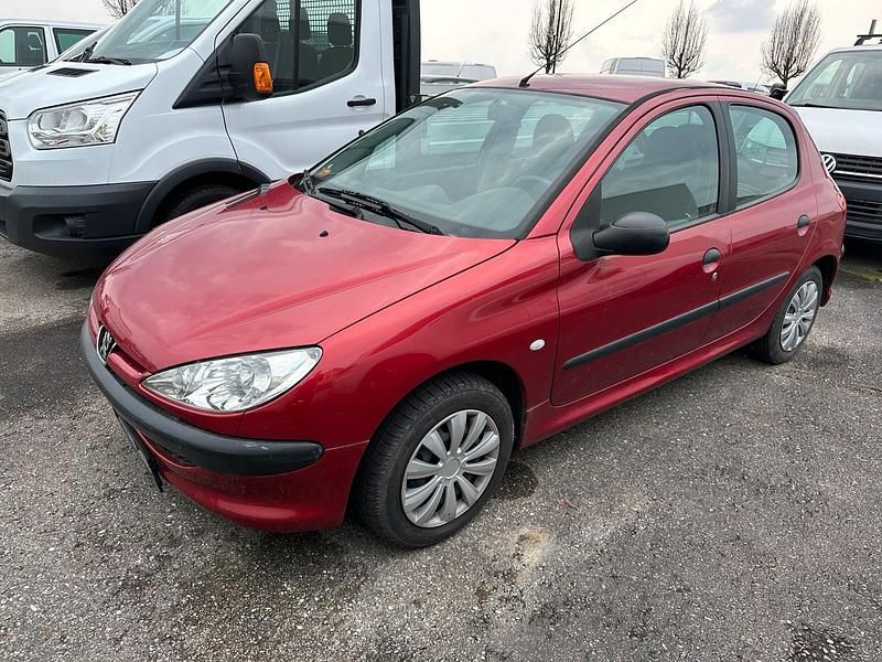 Gebraucht Peugeot 206 68 PS (50 kW) 2004 Rot Kleinwagen