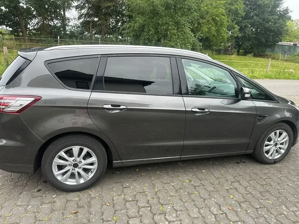 Gebraucht Ford S-MAX Business Edition 150 PS (110 kW) 2016 Grau Van / Kleinbus