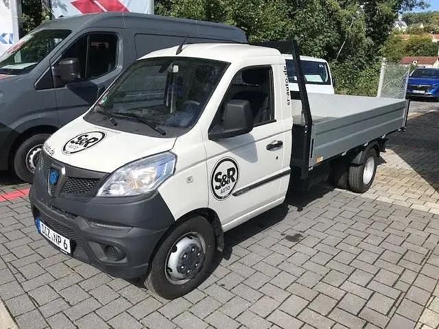 Second-hand Piaggio Porter 78 CP (57 kW) 2025 Alb