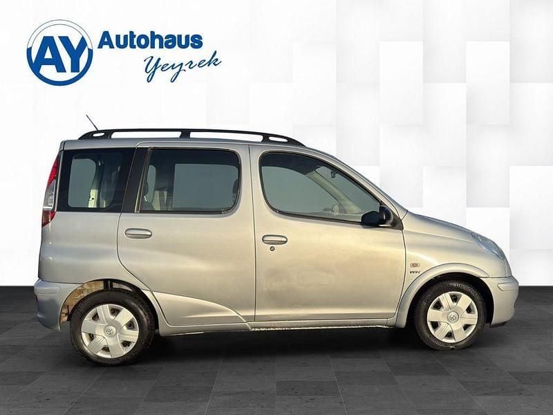 Gebraucht Toyota Yaris Verso Sol 84 PS (61 kW) 2006 Silber Van / Kleinbus