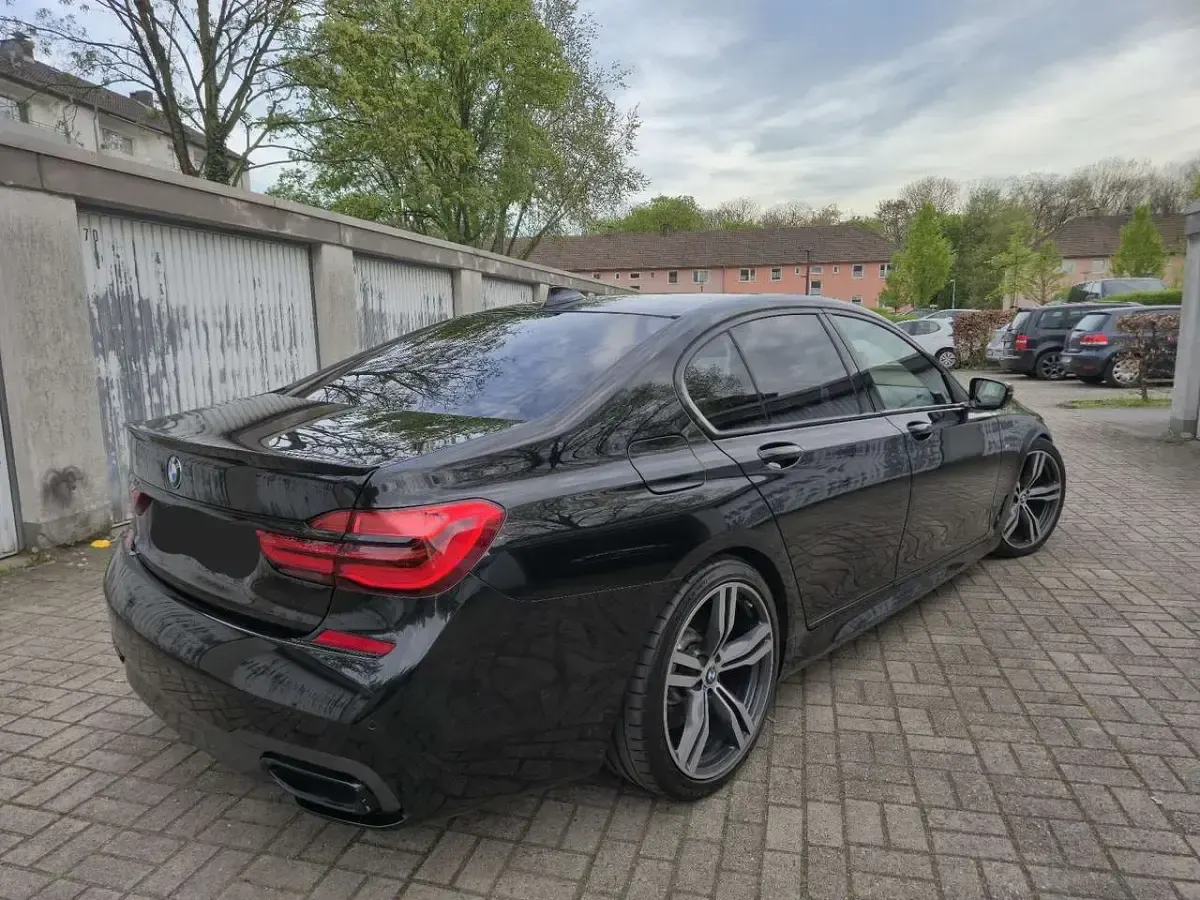 Gebraucht BMW 750 M Sport 449 PS (330 kW) 2016 Limousine