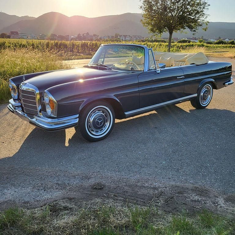 Gebraucht Mercedes W111 160 PS (117 kW) 1970 Blau Cabrio