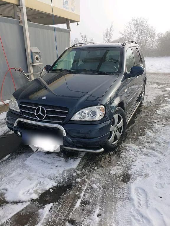 Gebraucht Mercedes ML320 218 PS (160 kW) 1999 Blau SUV