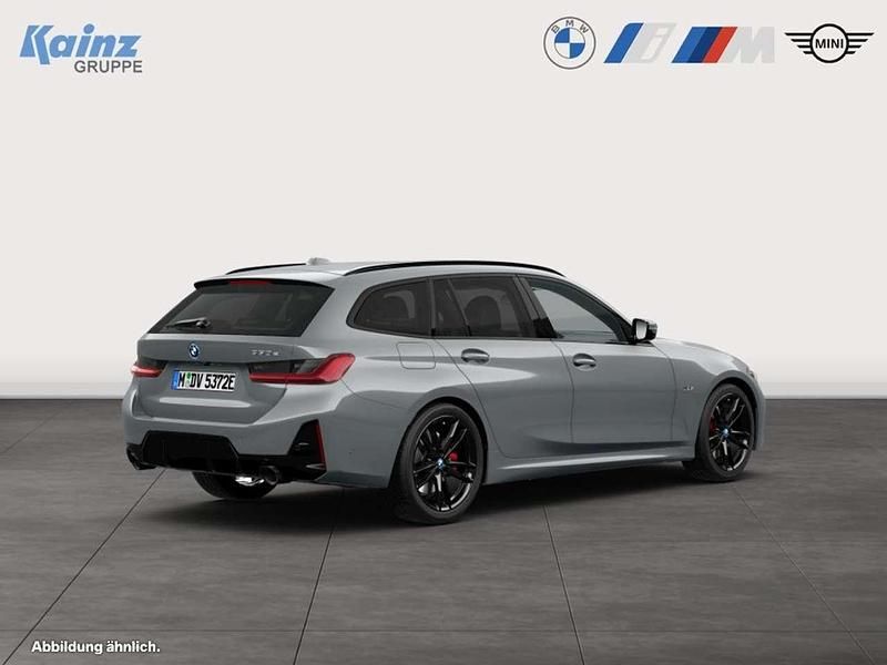 Gebraucht BMW 330e Performance 292 PS (214 kW) 2023 Skyscraper grau Kombi