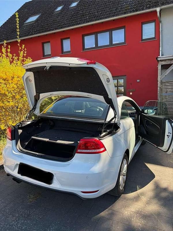 Usata VW Eos 160 CV (117 kW) 2013 Bianco Cabrio