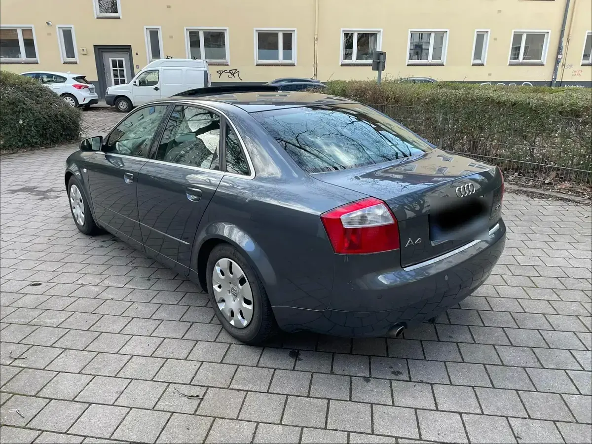 Second-hand Audi A4 131 CP (96 kW) 2005 Gri Berlinǎ