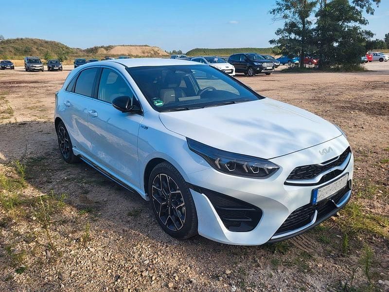 Gebraucht Kia Ceed GT-Line 140 PS (102 kW) 2024 Weiß Kleinwagen