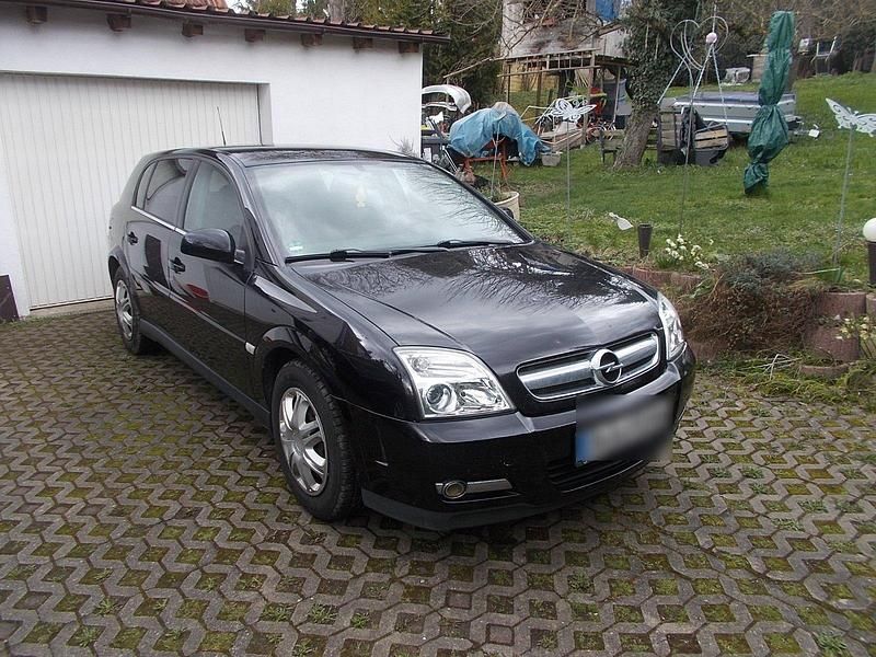 Schwarz Gebraucht 2005 Opel Signum Kombi | 2.100 € (Etwas zu teuer) - Bild 1/4
