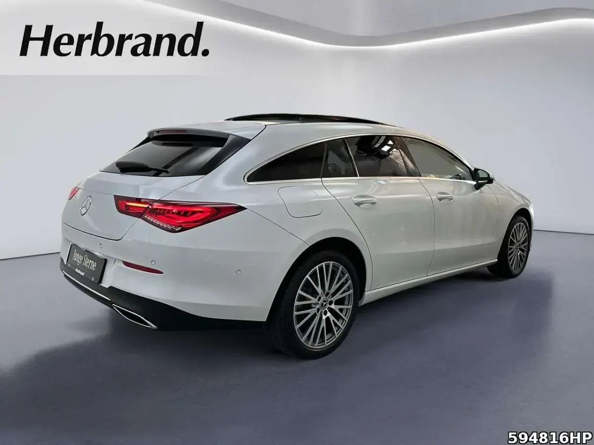 Gebraucht Mercedes CLA250 Progressive 160 PS (117 kW) 2022 Digitalweiß Coupé