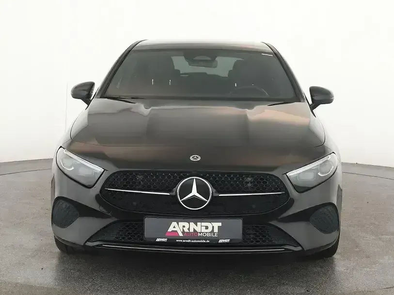 Gebraucht Mercedes A250 Progressive 238 PS (175 kW) 2024 Kosmosschwarz Limousine