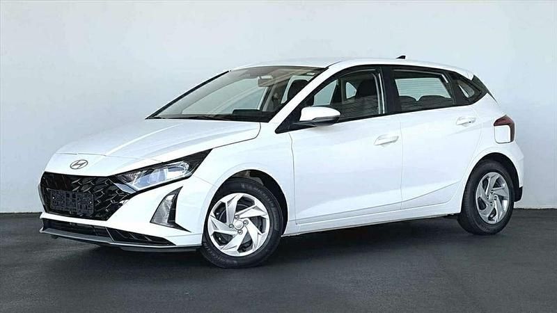 Gebraucht Hyundai i20 Comfort 101 PS (74 kW) 2024 Weiss / atlaswhite Kleinwagen