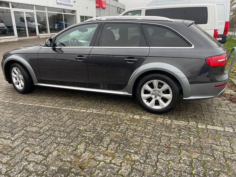 Gebraucht Audi A4 Allroad Comfort 143 PS (105 kW) 2013 Grau Kombi