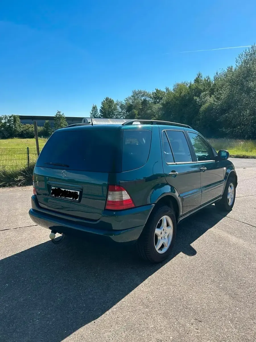Gebraucht Mercedes ML430 272 PS (200 kW) 1999 Grün SUV